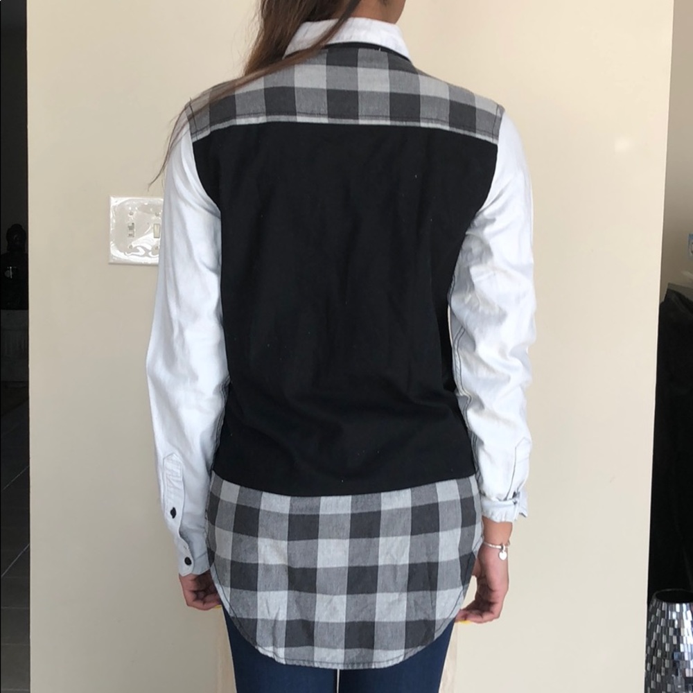 Button top - Picture 2 of 3